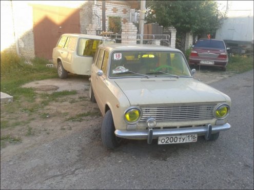 ВАЗ 2102 с прицепом из Казани.