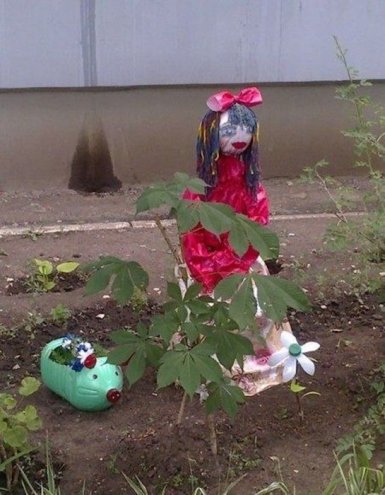 Прикольные поделки во дворах нашей страны