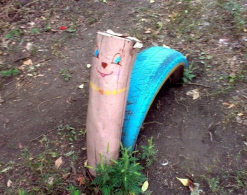 Прикольные поделки во дворах нашей страны