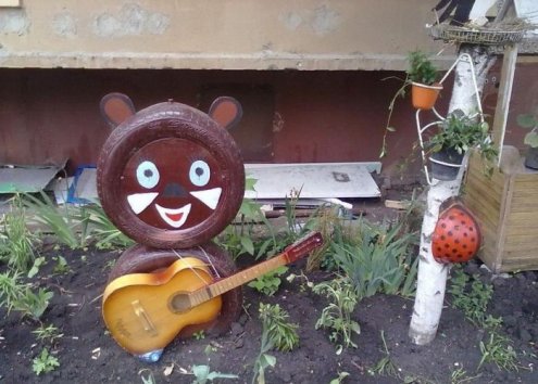 Прикольные поделки во дворах нашей страны