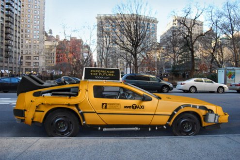 Такси Delorean из трилогии Back to The Future.