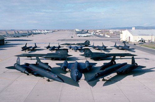 Самый быстрый пилотируемый самолет - Lockheed SR 71 Blackbird Самый быстрый пилотируемый самолет - Lockheed SR 71 Blackbird