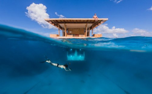 Подводные комнаты в отеле Manta.