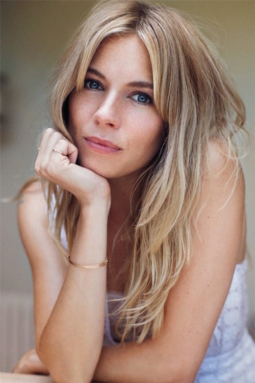 Сиенна Миллер в ноябрьском Elle US.
