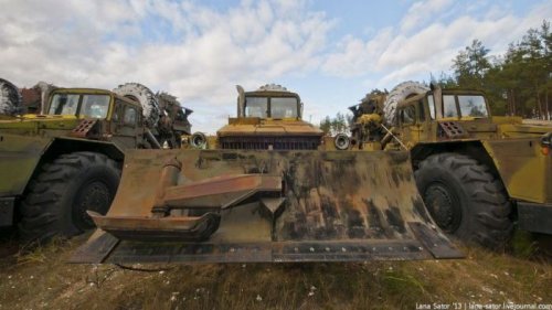 Кладбище военной техники