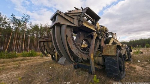 Кладбище военной техники