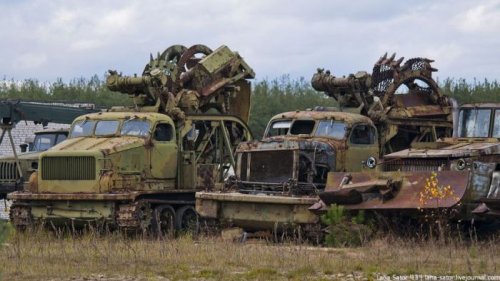 Кладбище военной техники